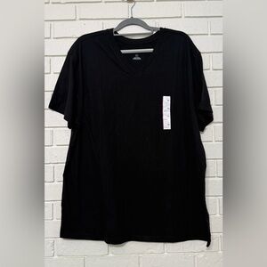 Men’s Goodfellow Black V-neck tee. Size XXL. NWT